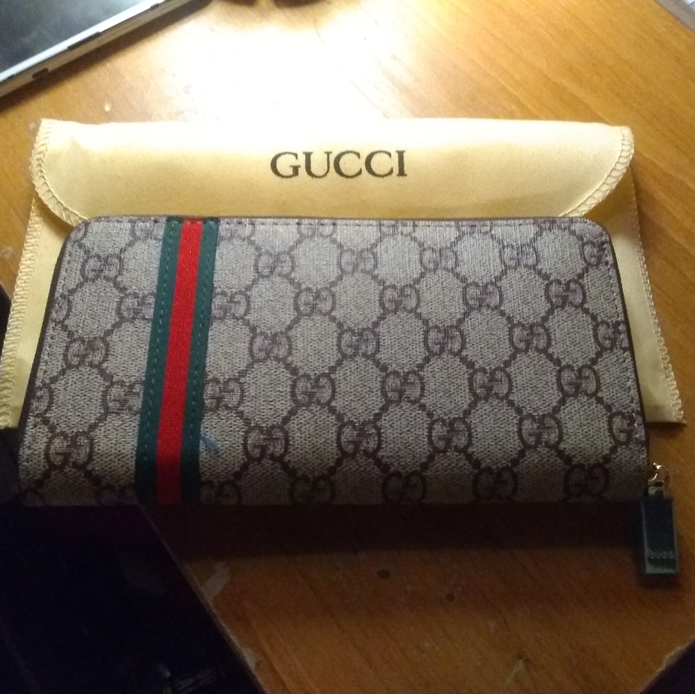 Gucci wallet